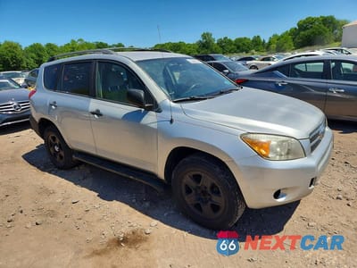 Czwarte zdjęcie samochodu z boku: 2008 TOYOTA RAV4 BASE VIN:JTMBD33V185189651 - miniatura