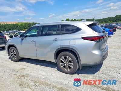 Drugie zdjęcie samochodu z przodu: 2023 TOYOTA HIGHLANDER XLE VIN:5TDKDRBH1PS020592 - miniatura