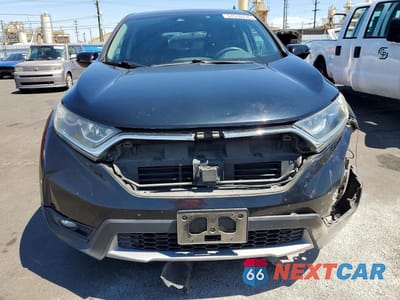 Piąte zdjęcie samochodu w środku: 2017 HONDA CR-V EX VIN:7FARW1H5XHE048649 - miniatura