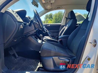 Zdjęcie 7 z 13 samochodu: 2015 VOLKSWAGEN TIGUAN S VIN:WVGBV7AX5FW557650 - miniatura