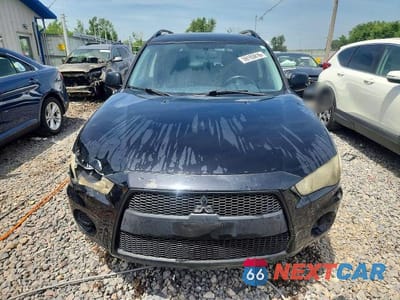 Piąte zdjęcie samochodu w środku: 2011 MITSUBISHI OUTLANDER ES VIN:JA4AS2AW1BU013522 - miniatura