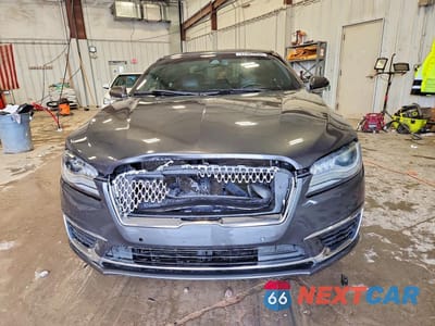Piąte zdjęcie samochodu w środku: 2017 LINCOLN MKZ HYBRID RESERVE VIN:3LN6L5MU5HR608244 - miniatura