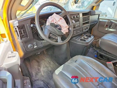 Zdjęcie 8 z 12 samochodu: 2022 GMC SAVANA BOX TRUCK VIN:7GZ37TC73NN005144 - miniatura