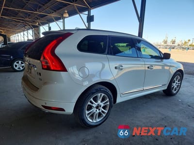 Trzecie zdjęcie samochodu z tyłu: 2016 VOLVO XC60 T5 VIN:YV440MDJ2G2811225 - miniatura
