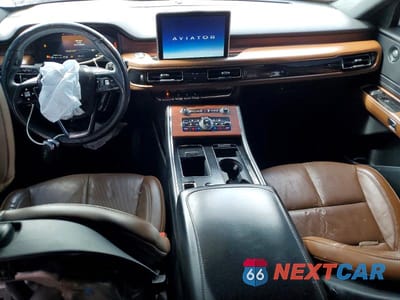 Zdjęcie 8 z 14 samochodu: 2021 LINCOLN AVIATOR RESERVE VIN:5LM5J7WC0MGL18753 - miniatura