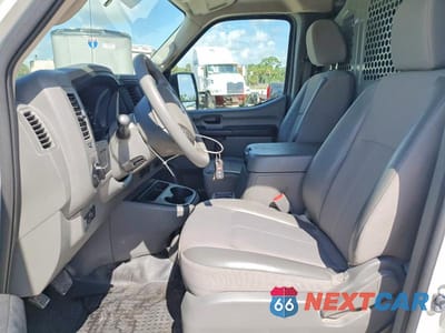 Zdjęcie 7 z 13 samochodu: 2020 NISSAN NV 2500 HD SV VIN:1N6BF0KY6LN808660 - miniatura