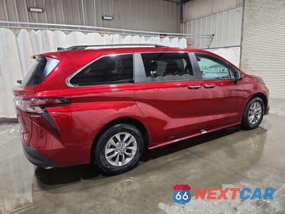 Trzecie zdjęcie samochodu z tyłu: 2025 TOYOTA SIENNA XLE 8-PASSENGER VIN:5TDYRKEC2SS243705 - miniatura