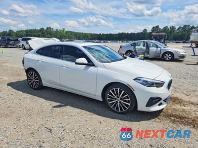 Czwarte zdjęcie samochodu z boku: 2021 BMW 228XI VIN:WBA73AK01M7G32267 - miniatura