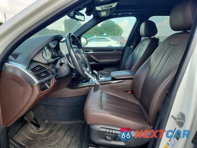 Zdjęcie 7 z 12 samochodu: 2018 BMW X5 SDRIVE35I VIN:5UXKR2C57J0Z16790 - miniatura