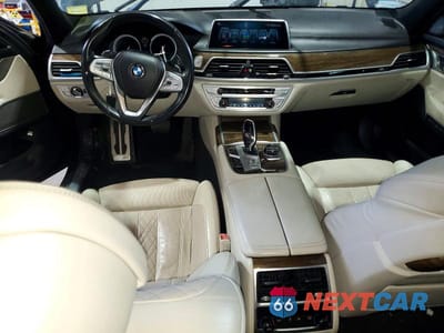Zdjęcie 8 z 12 samochodu: 2016 BMW 740 I VIN:WBA7E2C58GG548104 - miniatura