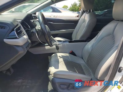 Zdjęcie 7 z 12 samochodu: 2020 TOYOTA CAMRY SE VIN:4T1G11AK0LU342364 - miniatura