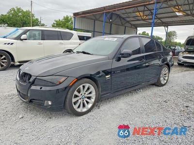 2011 BMW 328 XI WBAPK7C5XBA820895 - główne zdjęcie licytacji z USA - miniatura