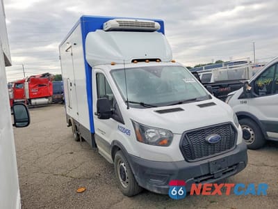 Czwarte zdjęcie samochodu z boku: 2023 FORD TRANSIT T-350 VIN:1FDBW5ZG8PKA23590 - miniatura