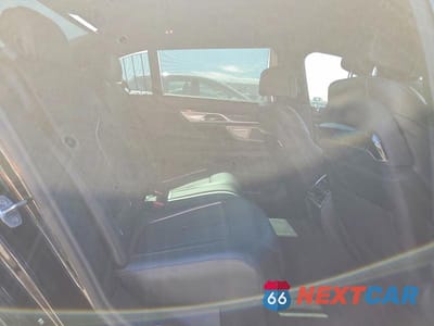 Zdjęcie 10 z 12 samochodu: 2021 BMW 750 XI VIN:WBA7U2C04MCE60972 - miniatura