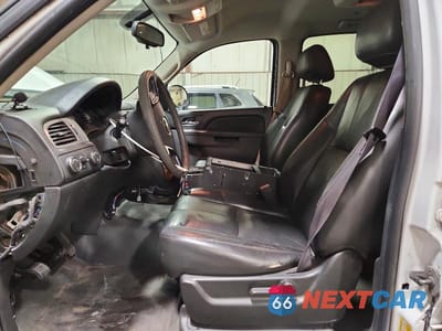 Zdjęcie 7 z 13 samochodu: 2011 CHEVROLET SUBURBAN K1500 VIN:1GNSK5E36BR260055 - miniatura