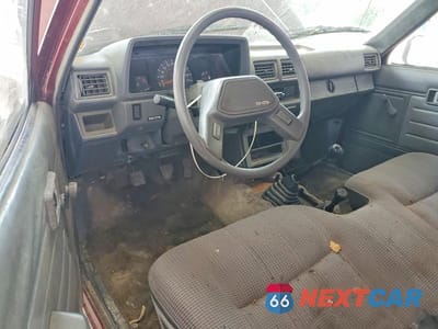 Zdjęcie 8 z 12 samochodu: 1987 TOYOTA PICKUP RN63 STD VIN:JT4RN63R4H0151991 - miniatura
