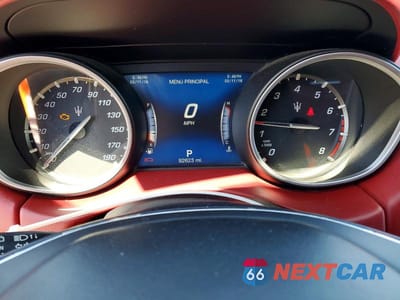 Zdjęcie 9 z 13 samochodu: 2018 MASERATI LEVANTE VIN:ZN661XUA0JX270209 - miniatura