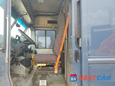 Zdjęcie 7 z 13 samochodu: 2020 FORD F59 DELIVERY TRUCK VIN:1F65F5KN1L0A11770 - miniatura