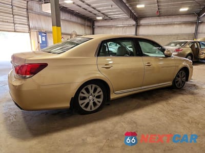 Trzecie zdjęcie samochodu z tyłu: 2011 TOYOTA AVALON BASE VIN:4T1BK3DB3BU390728 - miniatura