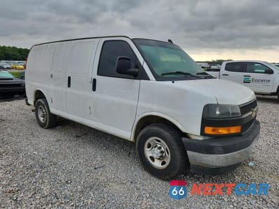 Czwarte zdjęcie samochodu z boku: 2019 CHEVROLET EXPRESS G2500 VIN:1GCWGAFP3K1164372 - miniatura