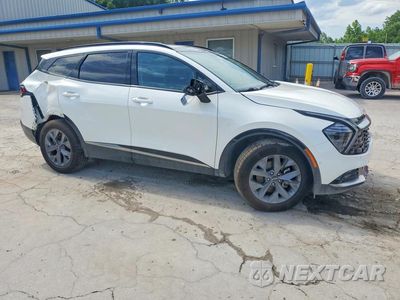 Czwarte zdjęcie samochodu z boku: 2023 KIA SPORTAGE SX PRESTIGE VIN:KNDPXCAG8P7043168 - miniatura