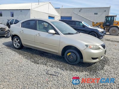 Czwarte zdjęcie samochodu z boku: 2005 MAZDA 3 I VIN:JM1BK12F951332398 - miniatura
