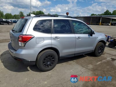 Trzecie zdjęcie samochodu z tyłu: 2018 SUBARU FORESTER 2.5I VIN:JF2SJABC0JH402429 - miniatura