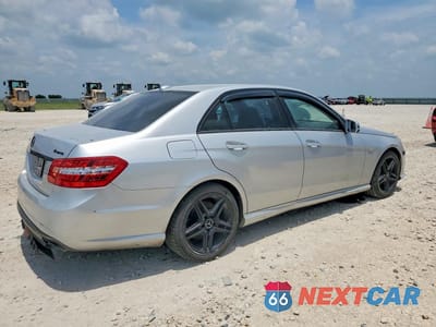 Trzecie zdjęcie samochodu z tyłu: 2012 MERCEDES-BENZ E 550 4MATIC VIN:WDDHF9BB6CA528408 - miniatura