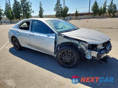 Czwarte zdjęcie samochodu z boku: 2022 TOYOTA CAMRY SE NIGHTSHADE VIN:4T1G11BK3NU062178 - miniatura