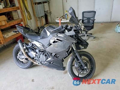 2018 KAWASAKI EX400 JKAEXKH14JDA08636 - główne zdjęcie licytacji z USA - miniatura