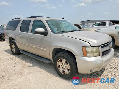Czwarte zdjęcie samochodu z boku: 2008 CHEVROLET SUBURBAN C1500 LS VIN:1GNFC16038J220079 - miniatura