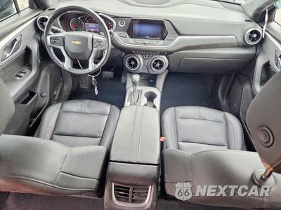 Zdjęcie 8 z 12 samochodu: 2021 CHEVROLET BLAZER 3LT VIN:3GNKBJRS9MS527893 - miniatura