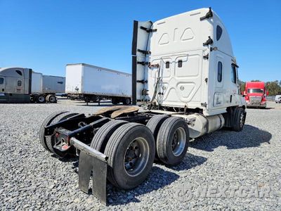 Czwarte zdjęcie samochodu z boku: 2020 FREIGHTLINER CASCADIA 126 SEMI TRUCK VIN:3AKJHHDR3LSKW9193 - miniatura