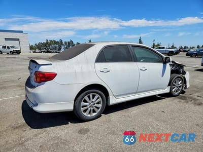 Trzecie zdjęcie samochodu z tyłu: 2010 TOYOTA COROLLA S VIN:1NXBU4EE7AZ263682 - miniatura