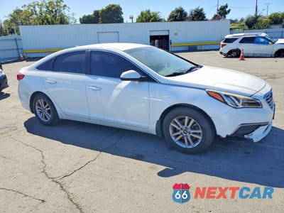 Czwarte zdjęcie samochodu z boku: 2017 HYUNDAI SONATA SE VIN:5NPE24AF3HH470242 - miniatura