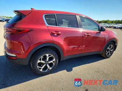 Trzecie zdjęcie samochodu z tyłu: 2022 KIA SPORTAGE LX VIN:KNDPMCAC2N7979323 - miniatura