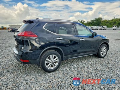 Trzecie zdjęcie samochodu z tyłu: 2018 NISSAN ROGUE S VIN:5N1AT2MT4JC852262 - miniatura
