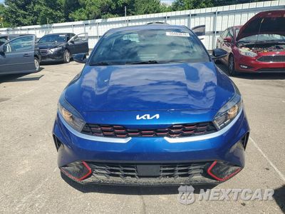Piąte zdjęcie samochodu w środku: 2024 KIA FORTE GT LINE VIN:3KPF54AD8RE791872 - miniatura