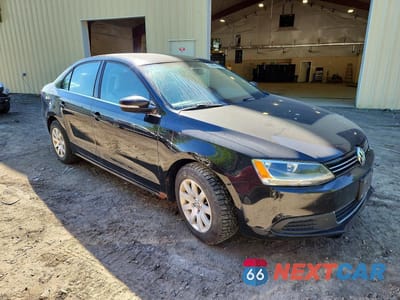 Czwarte zdjęcie samochodu z boku: 2013 VOLKSWAGEN JETTA SE VIN:3VWDP7AJ5DM210056 - miniatura