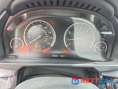 Zdjęcie 9 z 13 samochodu: 2014 BMW X5 XDRIVE50I VIN:5UXKR6C55E0J73043 - miniatura