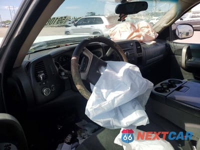Zdjęcie 9 z 12 samochodu: 2008 GMC SIERRA K1500 VIN:3GTEK13J78G256850 - miniatura