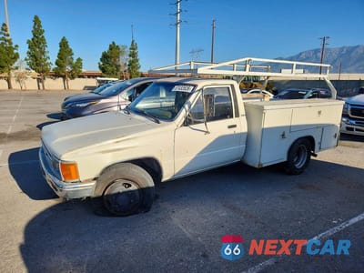 1987 TOYOTA PICKUP CAB CHASSIS RN55 JT5RN55T2H7008737 - główne zdjęcie licytacji z USA - miniatura
