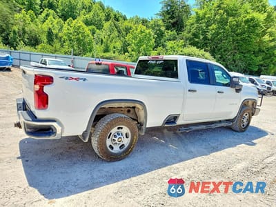 Trzecie zdjęcie samochodu z tyłu: 2024 CHEVROLET SILVERADO K2500 HEAVY DUTY VIN:1GC4YLE74RF177551 - miniatura