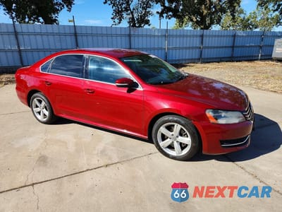 Czwarte zdjęcie samochodu z boku: 2015 VOLKSWAGEN PASSAT SE VIN:1VWBT7A34FC057632 - miniatura