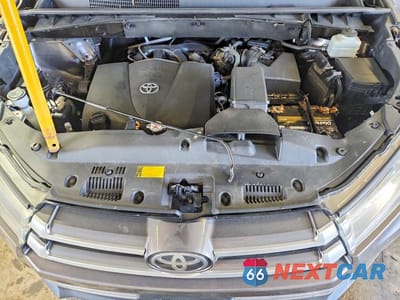 Zdjęcie 12 z 13 samochodu: 2019 TOYOTA HIGHLANDER LE VIN:5TDBZRFH6KS704994 - miniatura