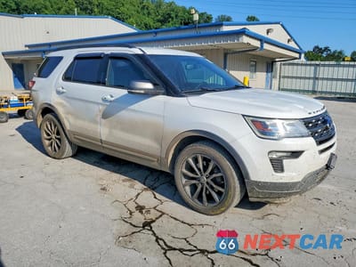Czwarte zdjęcie samochodu z boku: 2019 FORD EXPLORER XLT VIN:1FM5K8D81KGB36996 - miniatura