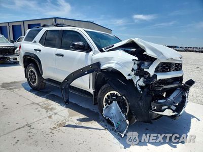 Czwarte zdjęcie samochodu z boku: 2026 TOYOTA 4RUNNER TRD OFF-ROAD HV VIN:JTEVB5BR9T5034398 - miniatura