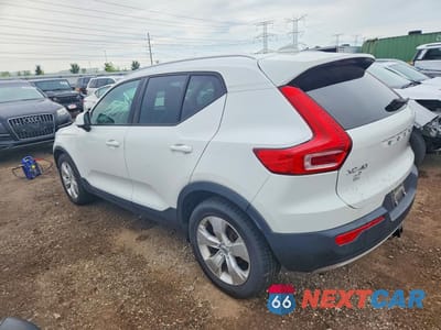 Drugie zdjęcie samochodu z przodu: 2020 VOLVO XC40 T4 MOMENTUM VIN:YV4AC2HK5L2209415 - miniatura
