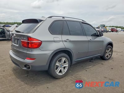Trzecie zdjęcie samochodu z tyłu: 2013 BMW X5 XDRIVE35I VIN:5UXZV4C58D0B03083 - miniatura