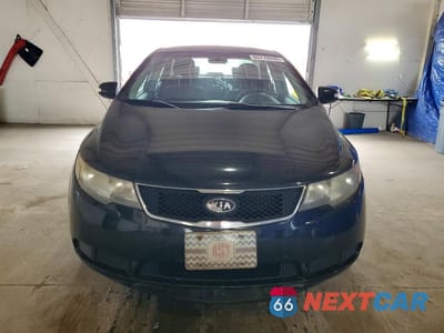 Piąte zdjęcie samochodu w środku: 2010 KIA FORTE EX VIN:KNAFU4A23A5823559 - miniatura